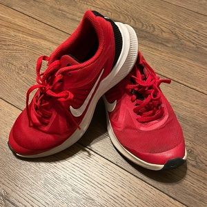 Nike youth running shoes size 4.5